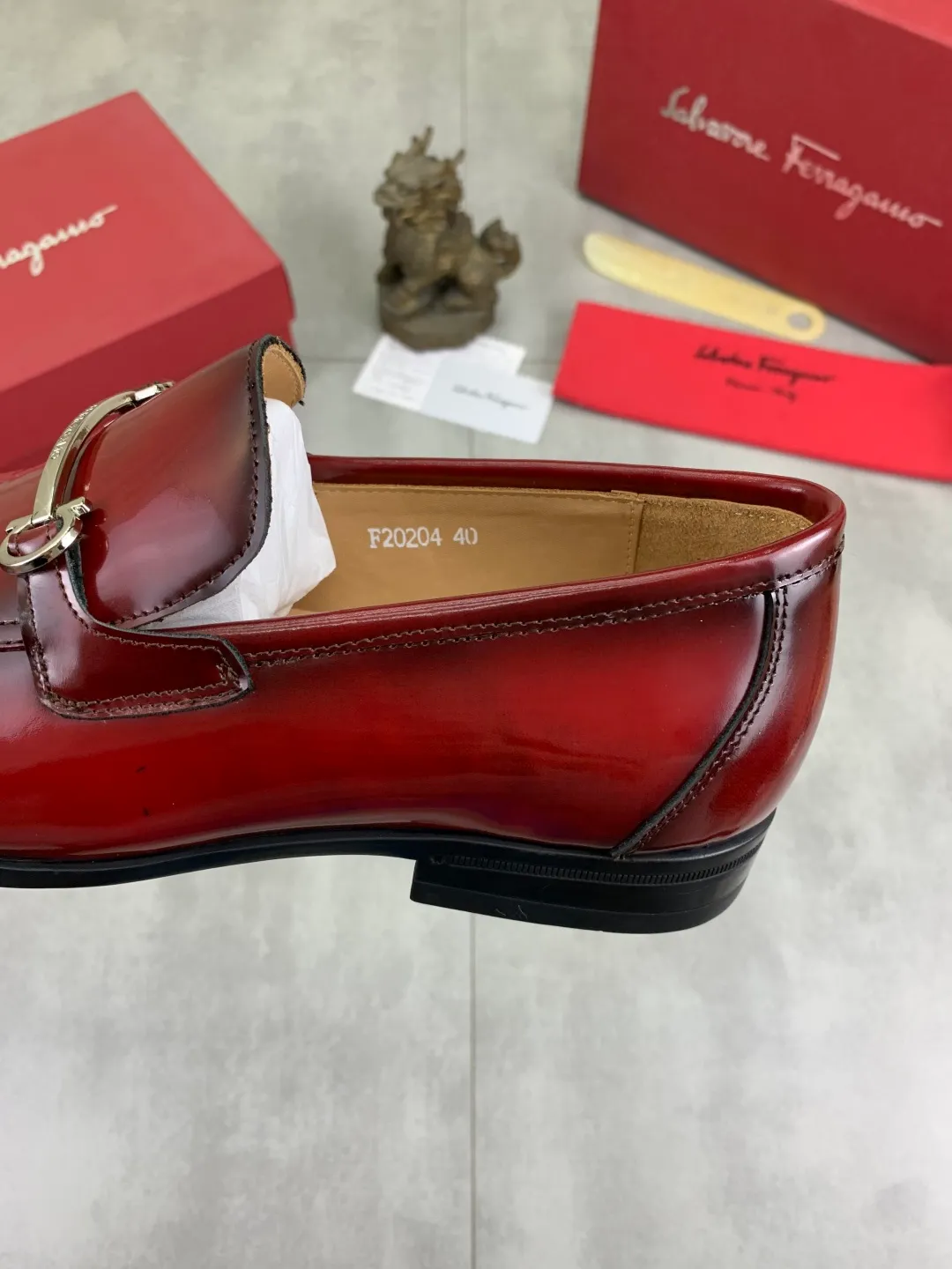 Men's Men's Shoes 💰P480💰[New Style] Water-dyed Niuli 🆘[Salvatore Ferragamo] Ferragamo's latest casual business leather shoes for men! Available at counters simultaneously! The fabric is made of specially imported original calfskin, the lining is made of imported water-dyed cowhide, and the original combination outsole is absolutely luxurious and leads the fashion trend. Matching code: 38-45; 4️⃣ colors available